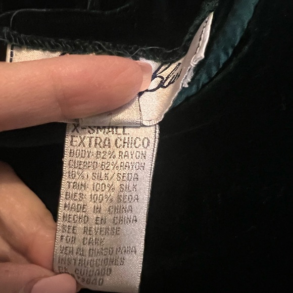 Out of the Blue deep green vintage blouse vintage size XS pit to pit 18” - Picture 5 of 6